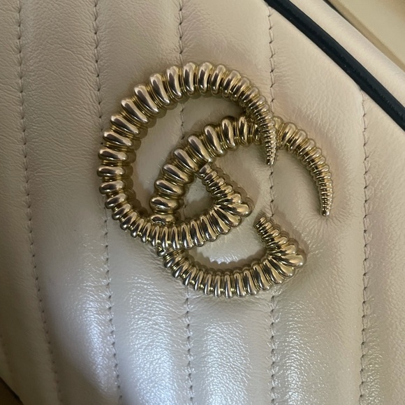 Gucci bag Crossbody brand new with box!! - Picture 6 of 17